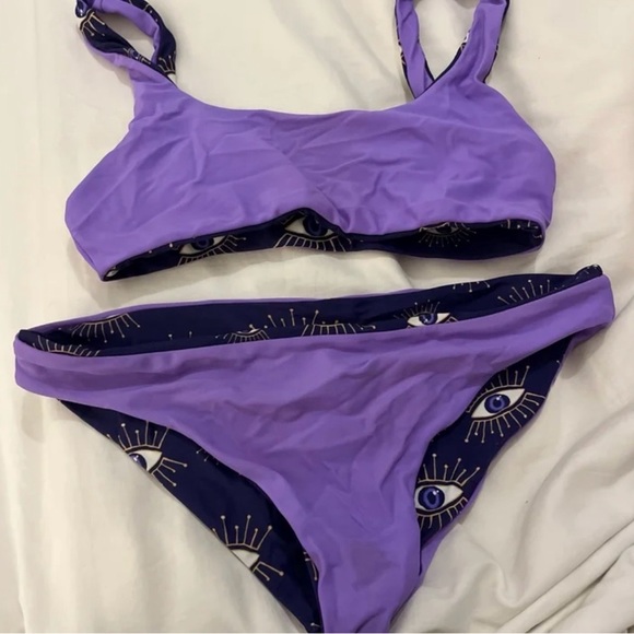 Kitty and vibe reversible bikini - Picture 3 of 5